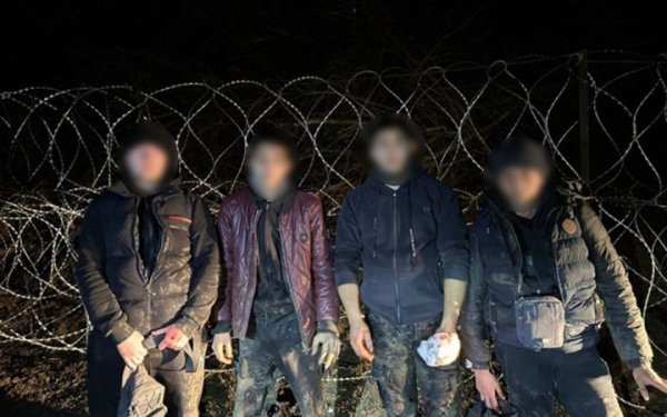 На Закарпатті затримали шістьох чоловіків, які планували "підкоріти" річку Тису
На Закарпатті затримали шістьох чоловіків, які планували "підкоріти" річку Тису