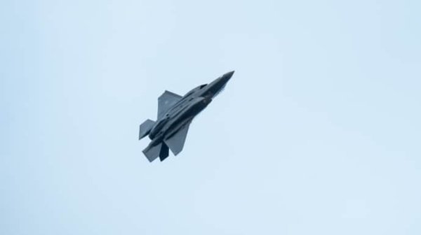 На Аляске разбился истребитель F-35: пилот выжил На Аляске разбился истребитель F-35: пилот выжил