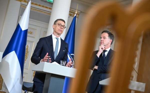 Президент Фінляндії очікує перемир'я між Україною та Росією за 3-6 місяців
Президент Фінляндії очікує перемир'я між Україною та Росією за 3-6 місяців