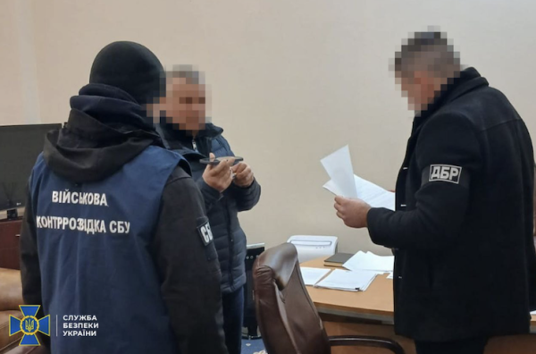 Затримали генералів, яким закидають провал оборони Харківської області в травні 2024
Затримали генералів, яким закидають провал оборони Харківської області в травні 2024