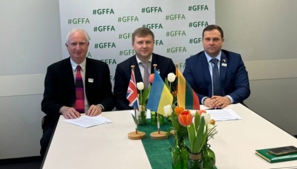 Україна, Британія та Литва запустили систему пошуку викраденого Росією зерна Україна, Британія та Литва запустили систему пошуку викраденого Росією зерна