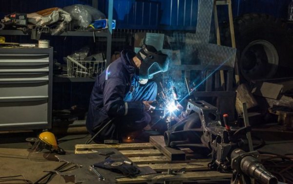 Кому в Україні платять 100 тисяч гривень і більше: аналіз Держслужби зайнятості
Кому в Україні платять 100 тисяч гривень і більше: аналіз Держслужби зайнятості