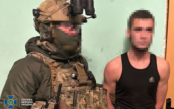 Вибух біля ТЦК у Павлограді: правоохоронці затримали 3-х підозрюваних
Вибух біля ТЦК у Павлограді: правоохоронці затримали 3-х підозрюваних