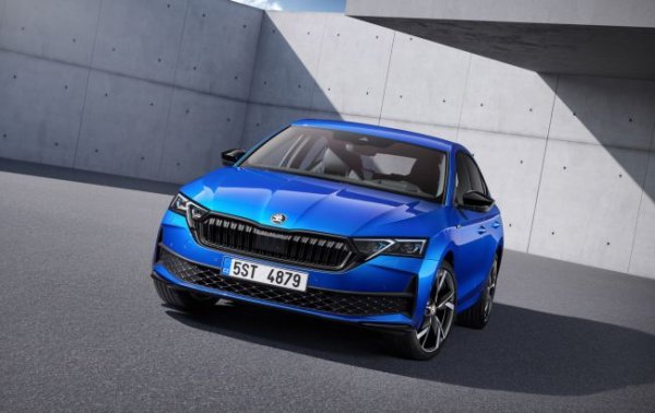 Оновлена Skoda Octavia отримала систему повного приводу: подробиці
Оновлена Skoda Octavia отримала систему повного приводу: подробиці