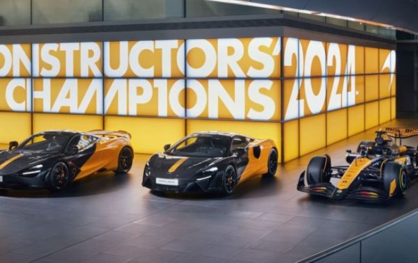 На честь перемоги у Формулі-1: McLaren підготував одразу два спеціальні гіперкари
На честь перемоги у Формулі-1: McLaren підготував одразу два спеціальні гіперкари