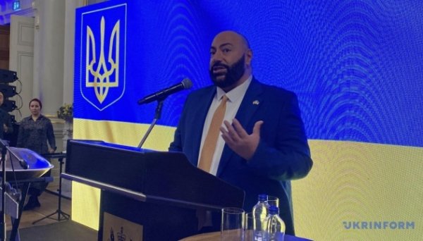 Генконсул Британії у Стамбулі: Інвестиції в Україну - це інвестиції у майбутнє Європи та глобальну безпеку Генконсул Британії у Стамбулі: Інвестиції в Україну - це інвестиції у майбутнє Європи та глобальну безпеку