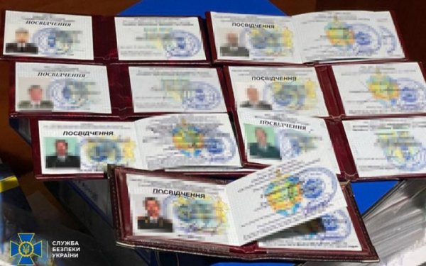 СБУ затримала 6 поплічників ворога, які під виглядом “громадських активістів” закликали до держперевороту
СБУ затримала 6 поплічників ворога, які під виглядом “громадських активістів” закликали до держперевороту