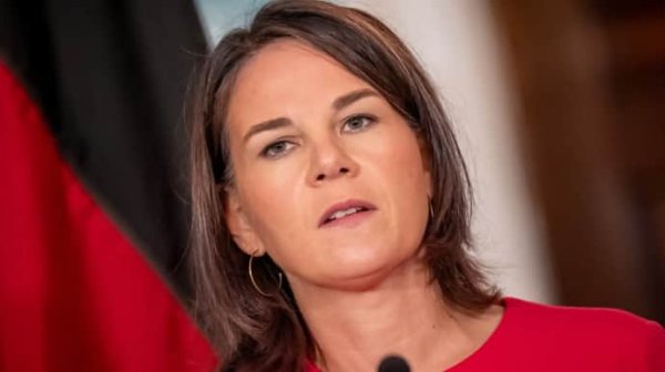 В Германии на фоне разговоров между РФ и США призвали Европу сохранять холодную голову В Германии на фоне разговоров между РФ и США призвали Европу сохранять холодную голову