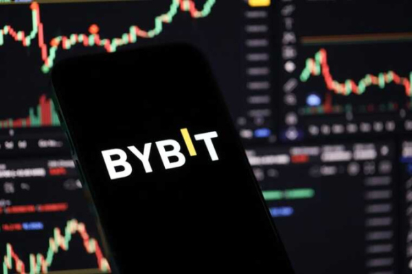 Самая большая криптокражка: Хакеры взломали биржу Bybit и вывели Ethereum на почти $1,5 миллиарда
Самая большая криптокражка: Хакеры взломали биржу Bybit и вывели Ethereum на почти $1,5 миллиарда