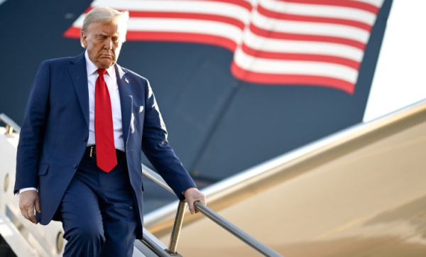 Трамп подписал указы о введении пошлин на товары из Канады, Мексики и Китая — СМИ
Трамп подписал указы о введении пошлин на товары из Канады, Мексики и Китая — СМИ