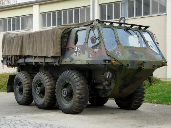 Літаючі та з величезними колесами: ТОП-5 дивовижних армійських машин
Літаючі та з величезними колесами: ТОП-5 дивовижних армійських машин