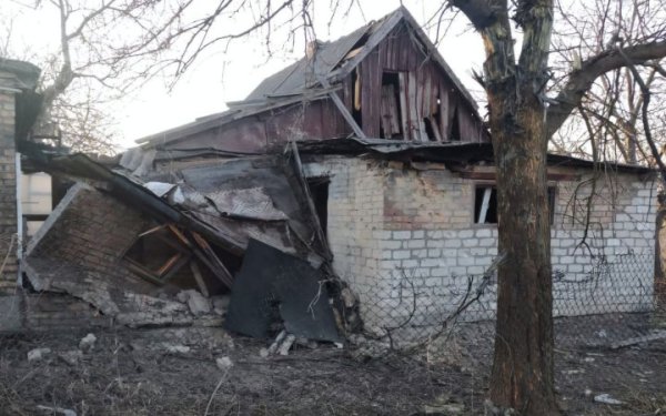 Російська армія атакувала Нікопольщину важкою артилерією та БпЛА
Російська армія атакувала Нікопольщину важкою артилерією та БпЛА
