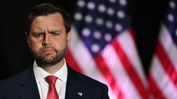 Вице-президент США раскритиковал Зеленского за "поливание грязью" Трампа Вице-президент США раскритиковал Зеленского за "поливание грязью" Трампа