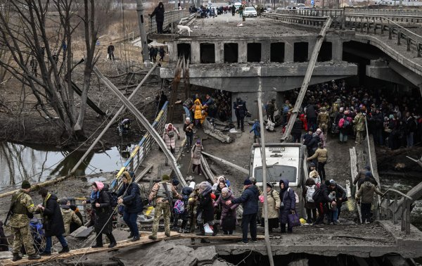 Десант в Гостомелі та окупація Бучі. Історії тих, хто першими зустріли велику війну
Десант в Гостомелі та окупація Бучі. Історії тих, хто першими зустріли велику війну
