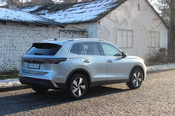 Тест-драйв Volkswagen Tiguan: шукаємо електричні риси в дизельному кросовері
Тест-драйв Volkswagen Tiguan: шукаємо електричні риси в дизельному кросовері