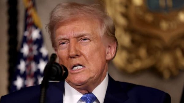 Трамп заявил, что Зеленский "не очень важен" на мирных переговорах Трамп заявил, что Зеленский "не очень важен" на мирных переговорах