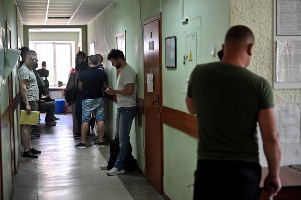 Мобілізація аграріїв: хто має право на бронь і як її отримати
Мобілізація аграріїв: хто має право на бронь і як її отримати