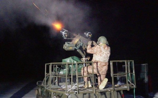 У Києві під час повітряної тривоги пролунали вибухи. Уламки ворожого БпЛА впали на території ботсаду ім. Гришка
У Києві під час повітряної тривоги пролунали вибухи. Уламки ворожого БпЛА впали на території ботсаду ім. Гришка