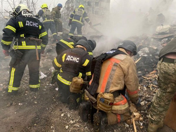 У Полтаві кількість загиблих унаслідок російського обстрілу зросла до 9 (оновлено)
У Полтаві кількість загиблих унаслідок російського обстрілу зросла до 9 (оновлено)