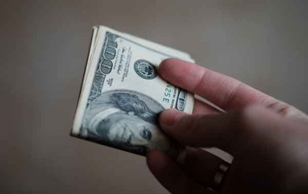 НБУ підвищує курс долара другий день поспіль
НБУ підвищує курс долара другий день поспіль