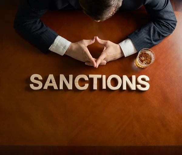 В СБУ объяснили, за что ввели санкции против Порошенко, Жеваго, Боголюбова, Коломойского и Медведчука
В СБУ объяснили, за что ввели санкции против Порошенко, Жеваго, Боголюбова, Коломойского и Медведчука