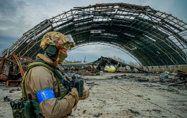 Десант в Гостомелі та окупація Бучі. Історії тих, хто першими зустріли велику війну
Десант в Гостомелі та окупація Бучі. Історії тих, хто першими зустріли велику війну
