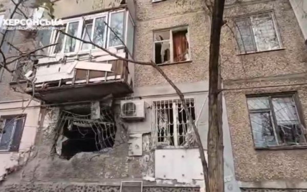 Російський дрон атакував 63-річного чоловіка у Херсоні
Російський дрон атакував 63-річного чоловіка у Херсоні