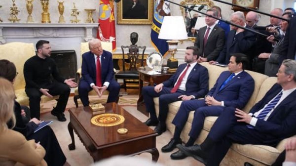 Российского репортера вывели с брифинга Зеленского и Трампа Российского репортера вывели с брифинга Зеленского и Трампа
