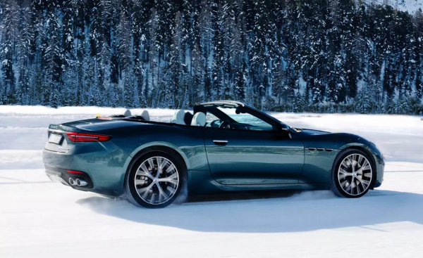 Maserati представила бюджетний варіант кабріолета Gran Cabrio: названі ціни та характеристики
Maserati представила бюджетний варіант кабріолета Gran Cabrio: названі ціни та характеристики