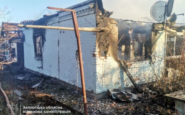 Росіяни завдають ударів по прифронтових населених пунктах Запоріжжя
Росіяни завдають ударів по прифронтових населених пунктах Запоріжжя