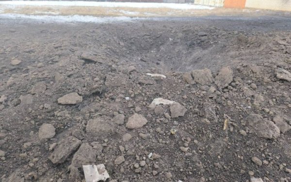 На Харківщині росіяни скинули авіабомби на житлові будинки в Золочеві. Є поранені
На Харківщині росіяни скинули авіабомби на житлові будинки в Золочеві. Є поранені