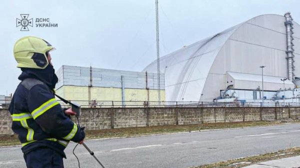 Удар России по ЧАЭС: спасатели локализовали возгорание обшивки укрытия Удар России по ЧАЭС: спасатели локализовали возгорание обшивки укрытия