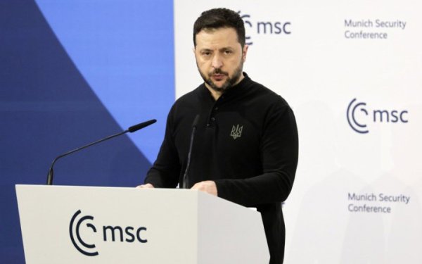 Зеленський очікує в цьому році продовження постачання винищувачів F-16
Зеленський очікує в цьому році продовження постачання винищувачів F-16
