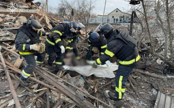 Ворожа авіація вдарила по Миколаївці на Донеччині. Є загиблий
Ворожа авіація вдарила по Миколаївці на Донеччині. Є загиблий