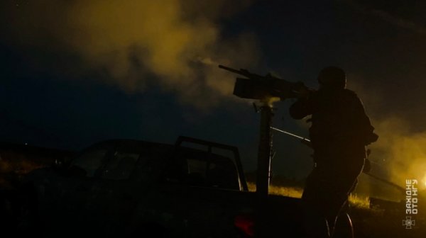 В Киеве работают силы ПВО по российским дронам: обломки упали в одном из районов В Киеве работают силы ПВО по российским дронам: обломки упали в одном из районов