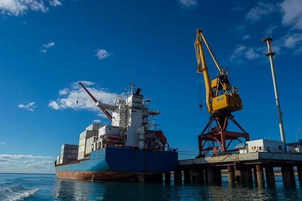 За январь 2025 года товарооборот Украины составил $8,7 млрд
За январь 2025 года товарооборот Украины составил $8,7 млрд