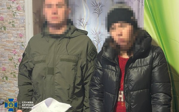Затримали двох російських агенток, які "здавали" ворогу позиції захисників
Затримали двох російських агенток, які "здавали" ворогу позиції захисників