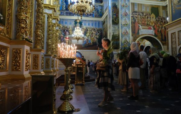Коли в Україні відзначатимуть Трійцю-2025: точна дата
Коли в Україні відзначатимуть Трійцю-2025: точна дата