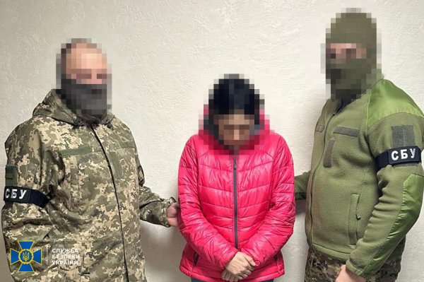 Затримали двох російських агенток, які "здавали" ворогу позиції захисників
Затримали двох російських агенток, які "здавали" ворогу позиції захисників