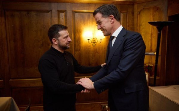 Зеленський та генсек НАТО у Мюнхені "скоординували позиції"
Зеленський та генсек НАТО у Мюнхені "скоординували позиції"