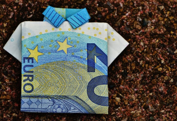ЕС создал Фонд для экономического роста Молдовы почти на 2 миллиарда евро
ЕС создал Фонд для экономического роста Молдовы почти на 2 миллиарда евро