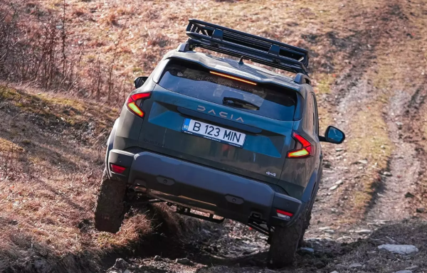 Тиражем лише 23 штуки: новий кросовер Dacia Duster отримав позашляхову версію
Тиражем лише 23 штуки: новий кросовер Dacia Duster отримав позашляхову версію