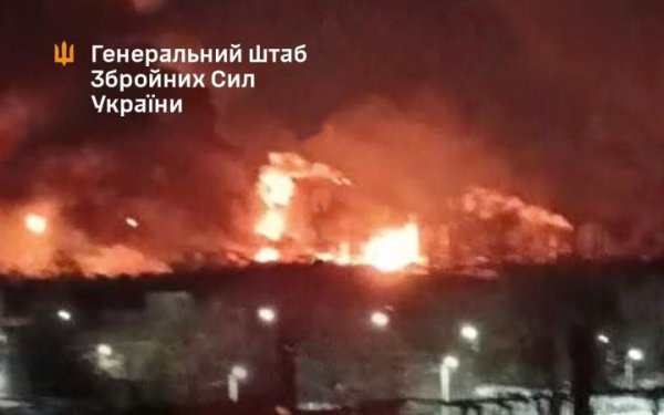 Reuters: Рязанський НПЗ зупинив роботу після атаки безпілотників
Reuters: Рязанський НПЗ зупинив роботу після атаки безпілотників