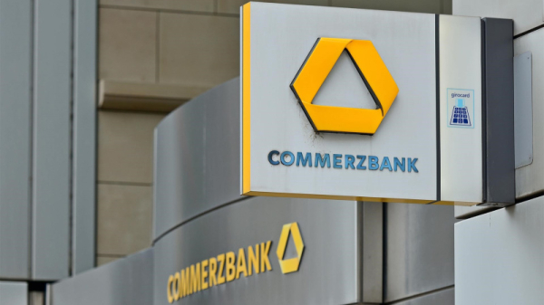 Commerzbank уволит 3900 сотрудников, чтобы противостоять UniCredit
Commerzbank уволит 3900 сотрудников, чтобы противостоять UniCredit