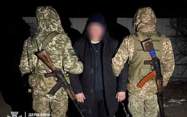 Прикордонники врятували чоловіка, якій дві доби блукав поблизу кордону з Білоруссю
Прикордонники врятували чоловіка, якій дві доби блукав поблизу кордону з Білоруссю