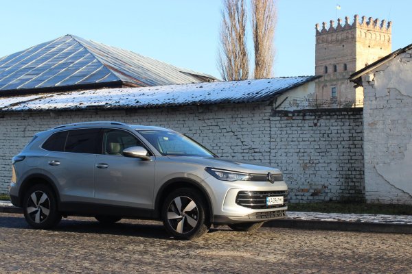 Тест-драйв Volkswagen Tiguan: шукаємо електричні риси в дизельному кросовері
Тест-драйв Volkswagen Tiguan: шукаємо електричні риси в дизельному кросовері