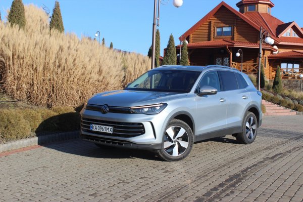 Тест-драйв Volkswagen Tiguan: шукаємо електричні риси в дизельному кросовері
Тест-драйв Volkswagen Tiguan: шукаємо електричні риси в дизельному кросовері