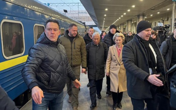 До Києва прибули Урсула фон дер Ляєн і Антоніу Кошта
До Києва прибули Урсула фон дер Ляєн і Антоніу Кошта