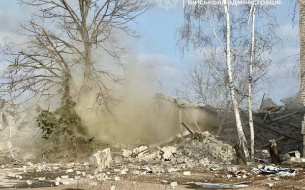 Росіяни завдали щонайменше трьох авіаударів по Гуляйполю на Запоріжжі
Росіяни завдали щонайменше трьох авіаударів по Гуляйполю на Запоріжжі