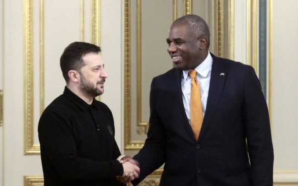 Голова МЗС Британії заперечив можливість мирних перемовин у найближчі місяці
Голова МЗС Британії заперечив можливість мирних перемовин у найближчі місяці